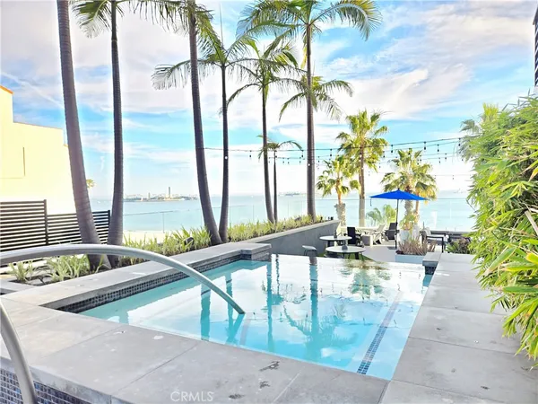 $8,990 | 25 South 15th Place, Long Beach, CA 90802