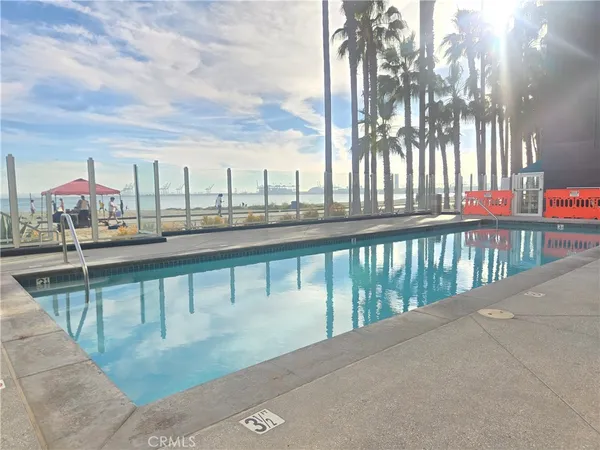 $8,990 | 25 South 15th Place, Long Beach, CA 90802