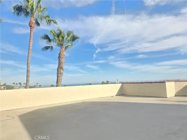 $8,990 | 25 South 15th Place, Long Beach, CA 90802