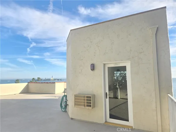 $8,990 | 25 South 15th Place, Long Beach, CA 90802