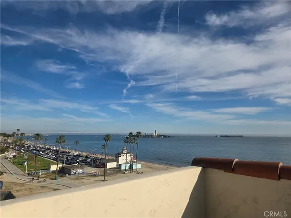 $8,990 | 25 South 15th Place, Long Beach, CA 90802