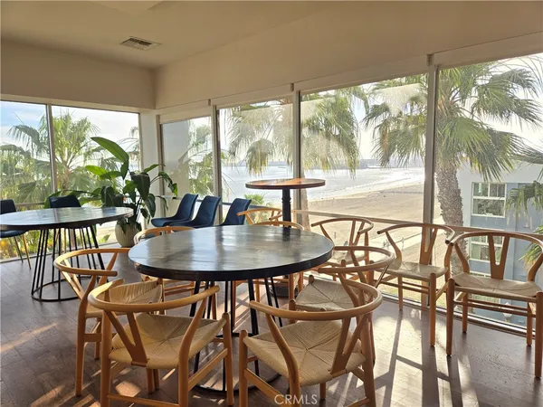 $8,990 | 25 South 15th Place, Long Beach, CA 90802