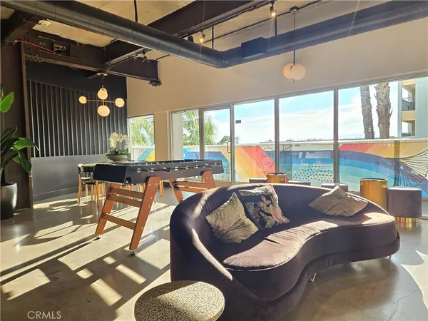 $8,990 | 25 South 15th Place, Long Beach, CA 90802
