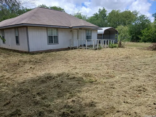 $59,000 | 802 County Line Road, Jourdanton, TX 78026