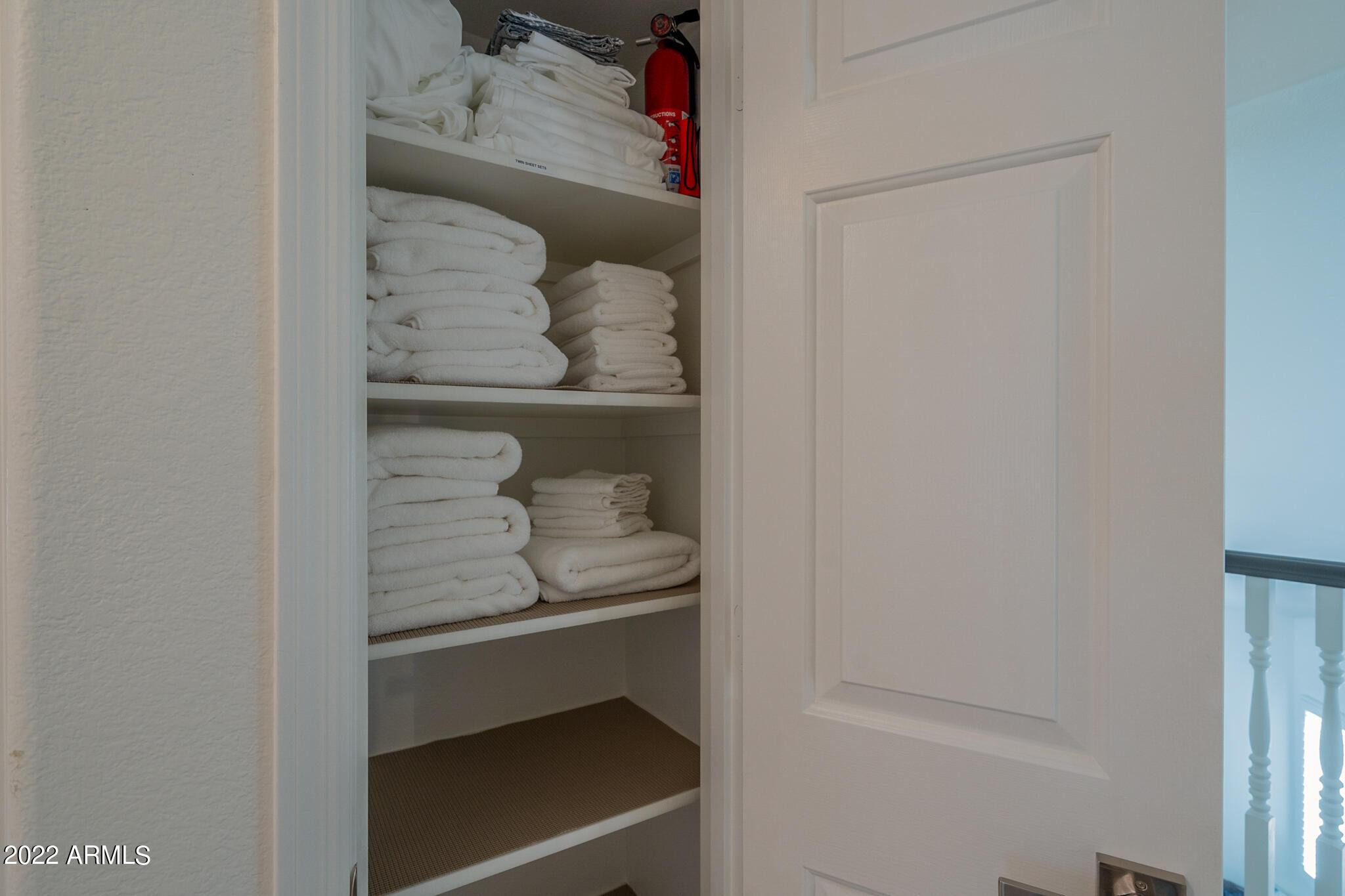 8661 East Gail Road Scottsdale, AZ 85260 - Photo 40 of 54 Plenty of Bath Towels