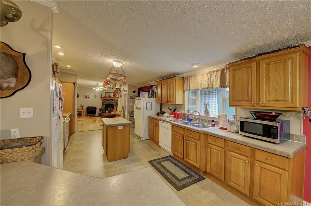 72 Johnson Road Newland, NC 28657 - Photo 3 of 24 Gallery Image 3