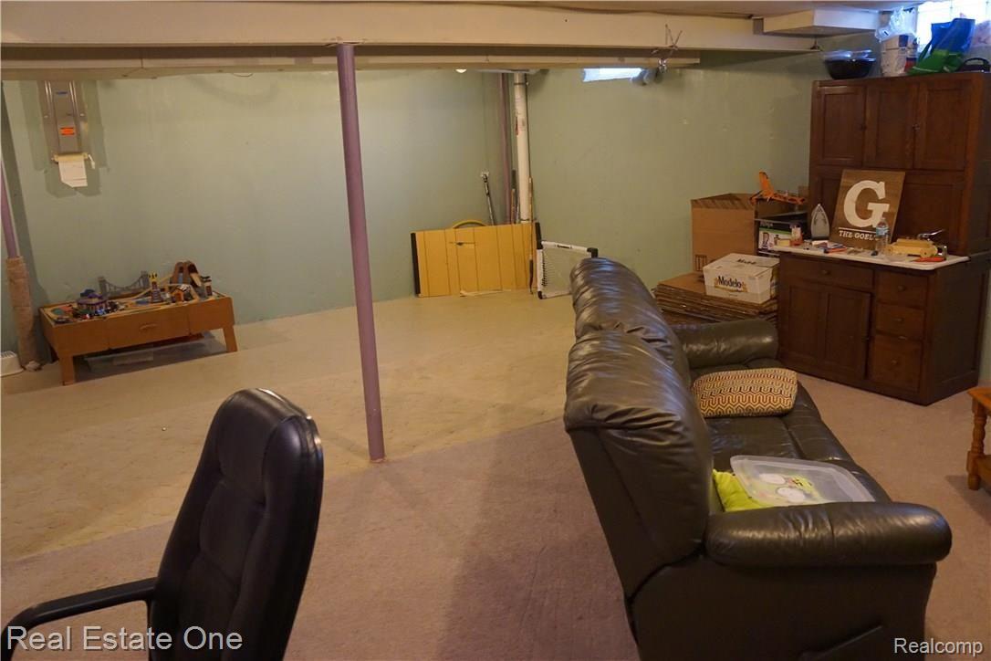 30070 High Valley Road Farmington, MI 48331 - Photo 58 of 70 Lower level