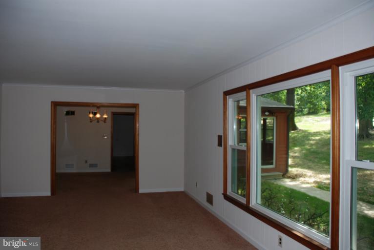 713 Apple Grove Road Silver Spring, MD 20904 - Photo 10 of 29 Dining Room