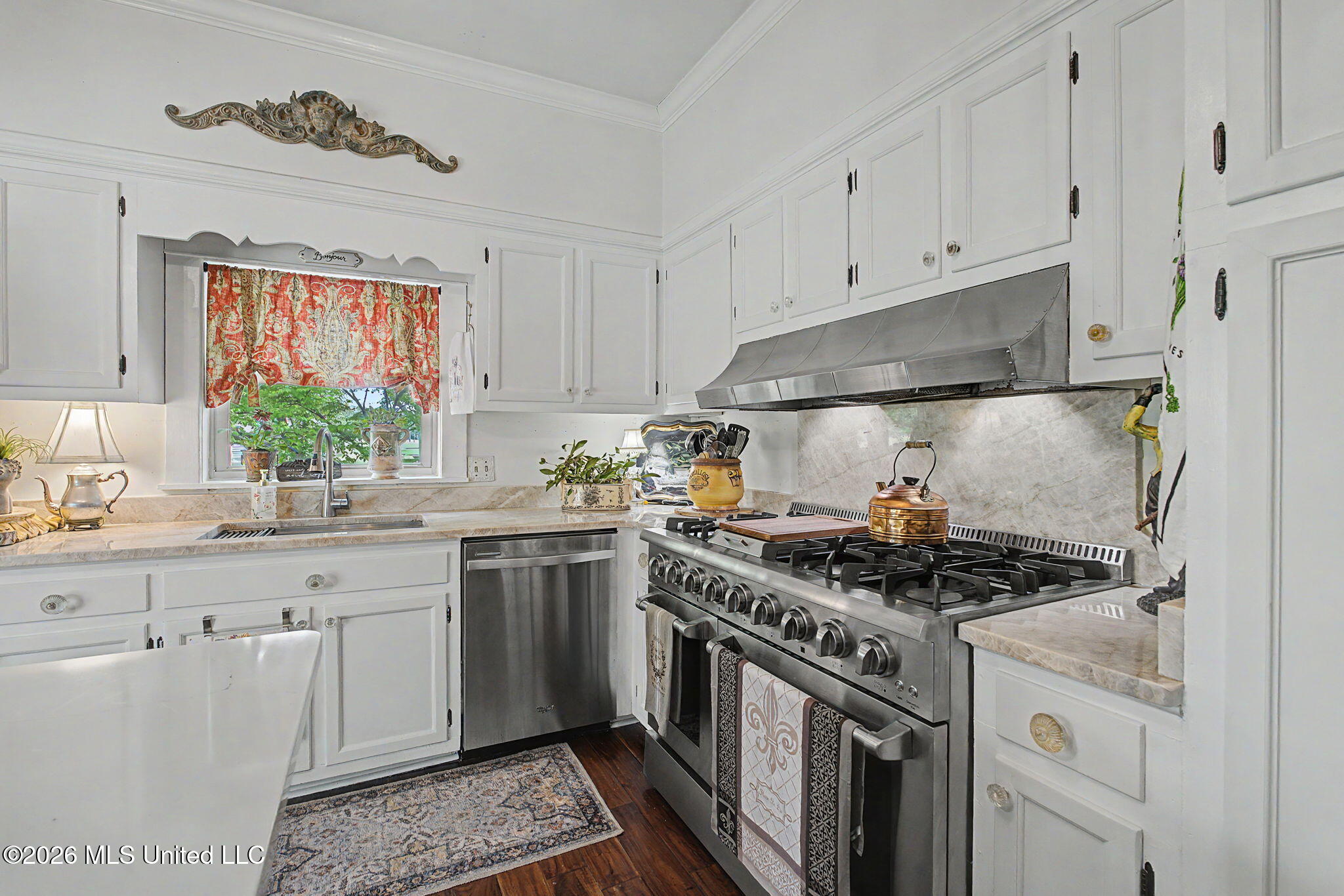 2155 Mt Pleasant Road Hernando, MS 38632 - Photo 14 of 40 Chef's Kitchen!