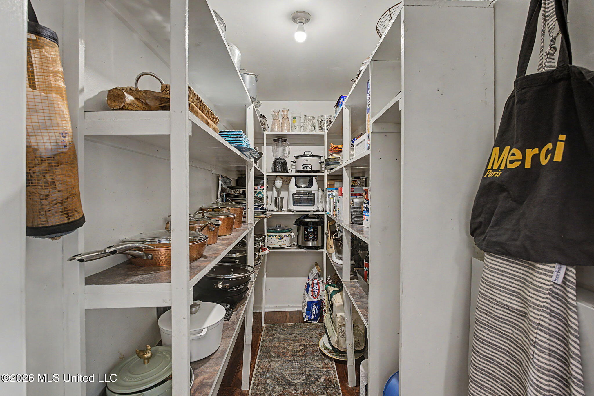 2155 Mt Pleasant Road Hernando, MS 38632 - Photo 17 of 40 Butlers Pantry