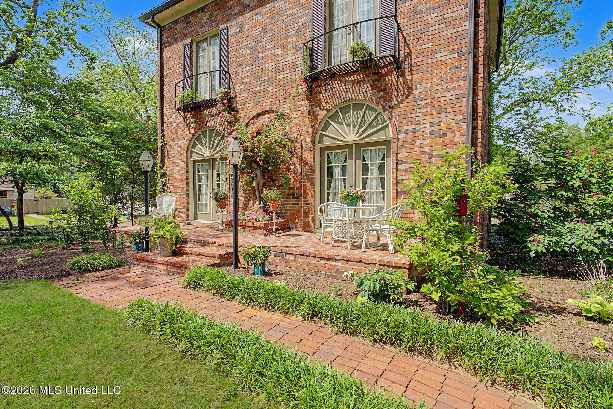 2155 Mt Pleasant Road Hernando, MS 38632 - Photo 4 of 40 Sidewalk!