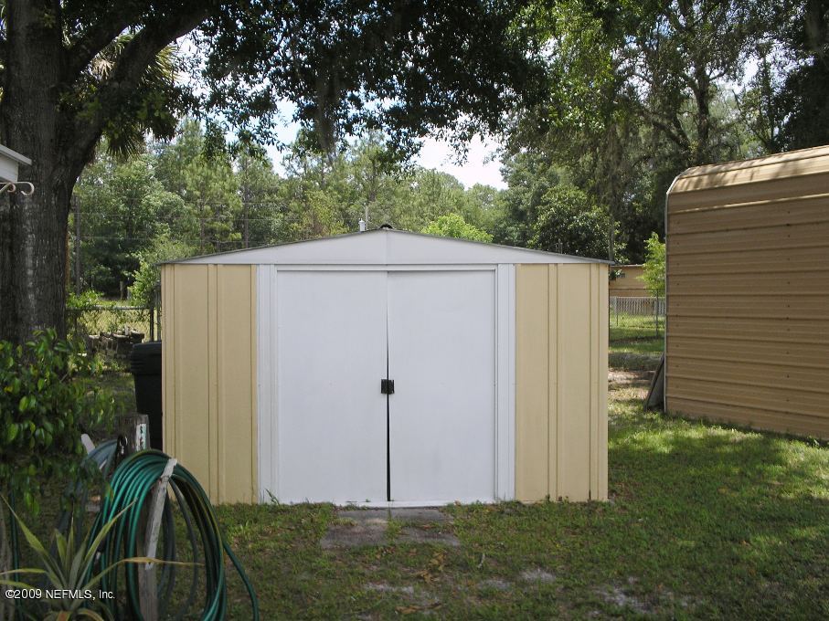 100 Hillcrest Road Satsuma, FL 32189 - Photo 11 of 13 storage building