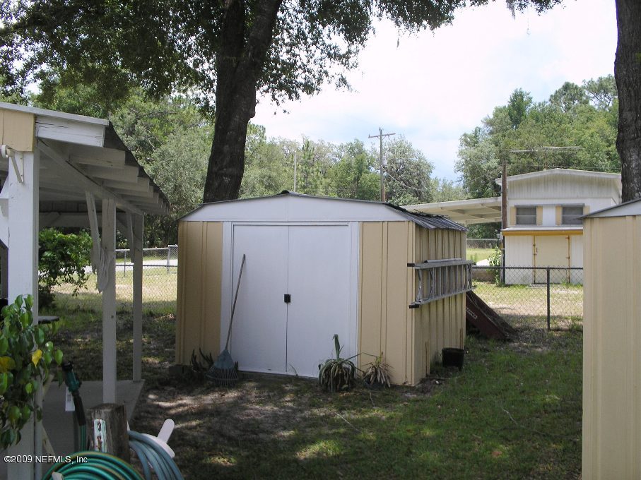100 Hillcrest Road Satsuma, FL 32189 - Photo 12 of 13 storage building