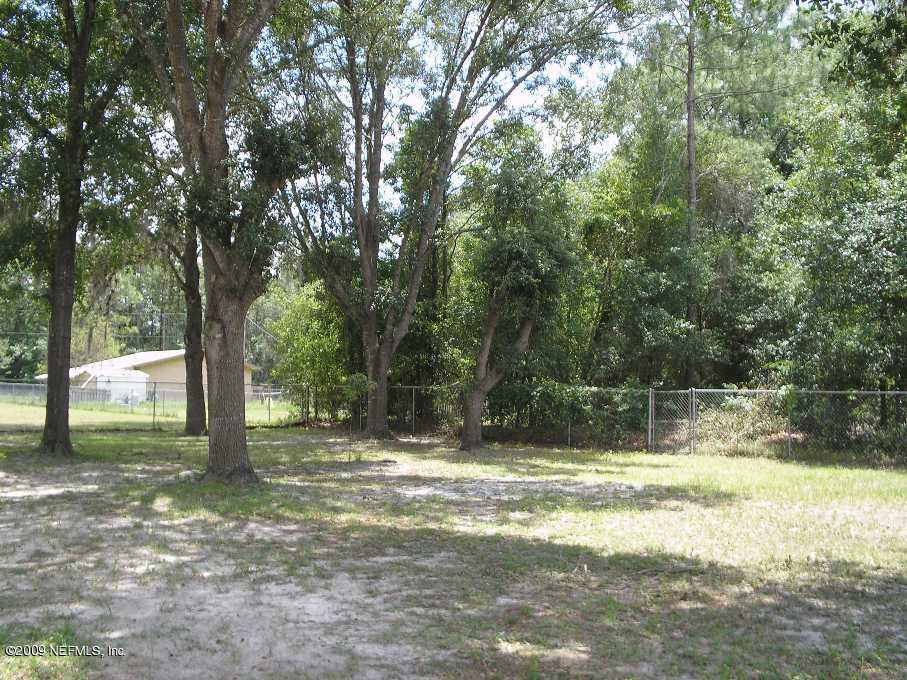 100 Hillcrest Road Satsuma, FL 32189 - Photo 13 of 13 backyard