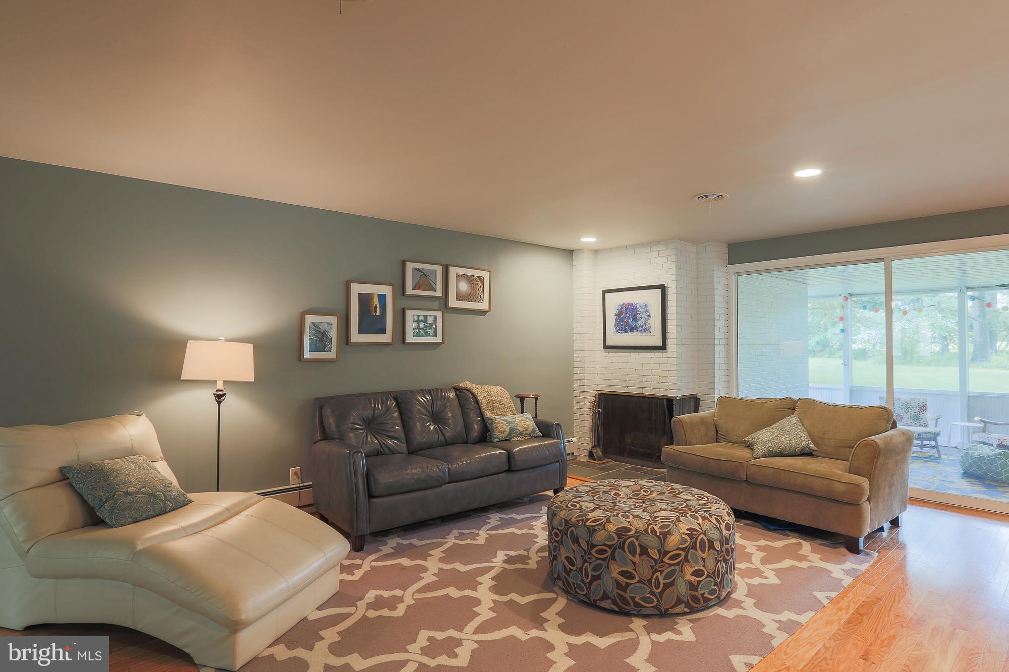 8002 Long Meadow Road Baltimore, MD 21208 - Photo 6 of 26 Living Room