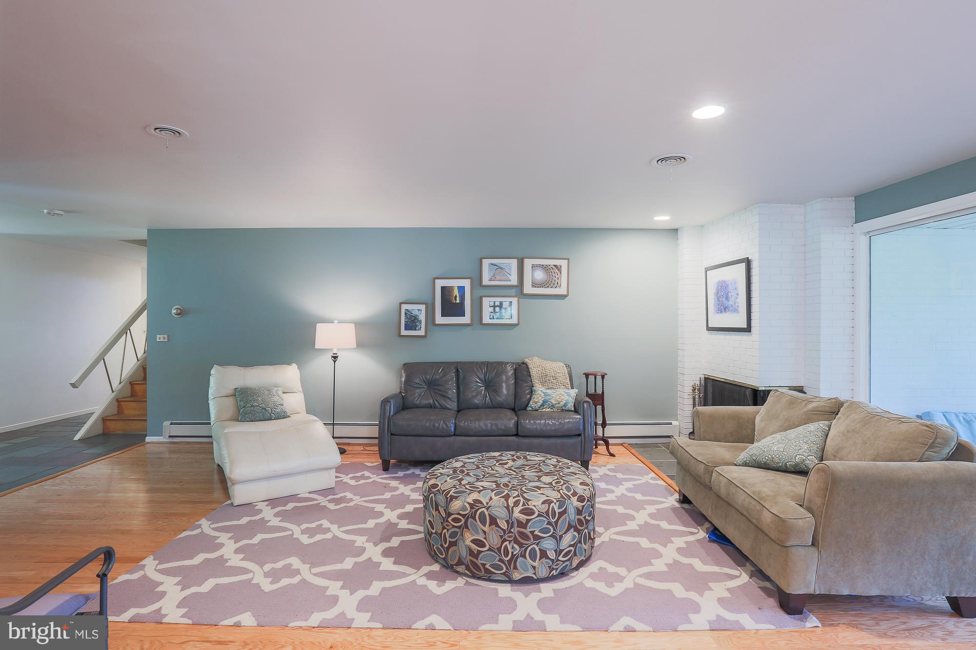 8002 Long Meadow Road Baltimore, MD 21208 - Photo 8 of 26 Living Room