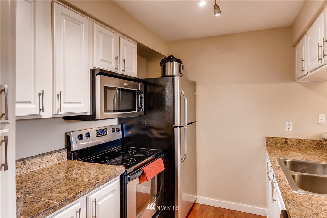 412 Center Road, Unit F4 Everett, WA 98204 - Photo 7 of 25