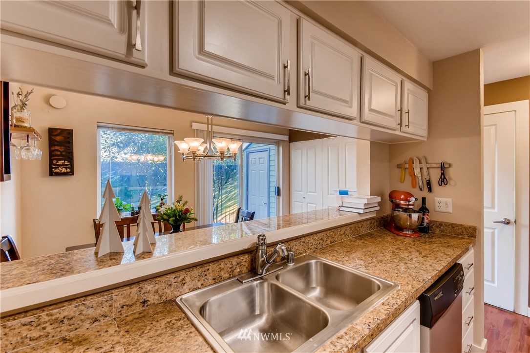 412 Center Road, Unit F4 Everett, WA 98204 - Photo 8 of 25