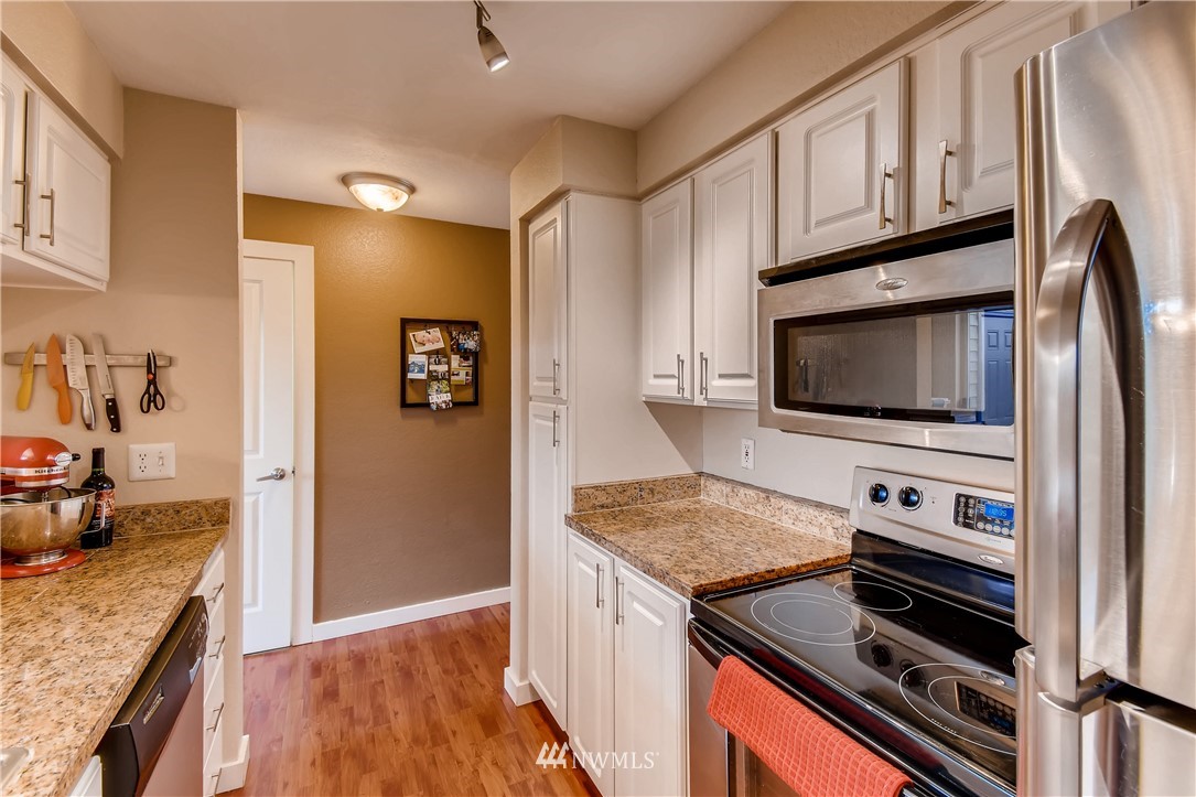 412 Center Road, Unit F4 Everett, WA 98204 - Photo 9 of 25