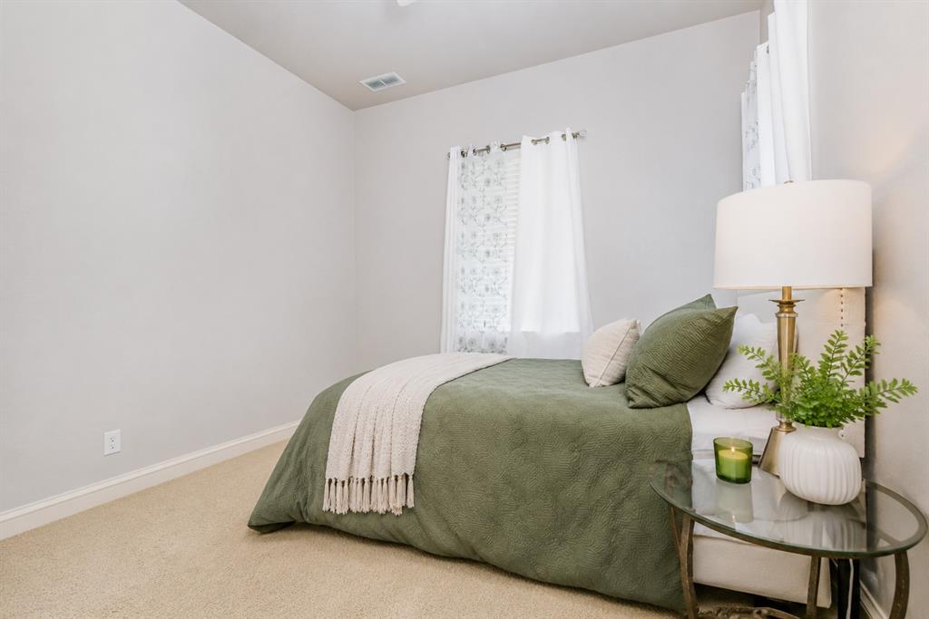 123 Ranch House Road Rockwall, TX 75032 - Photo 19 of 32 Secondary bedroom w/ ensuite bathroom