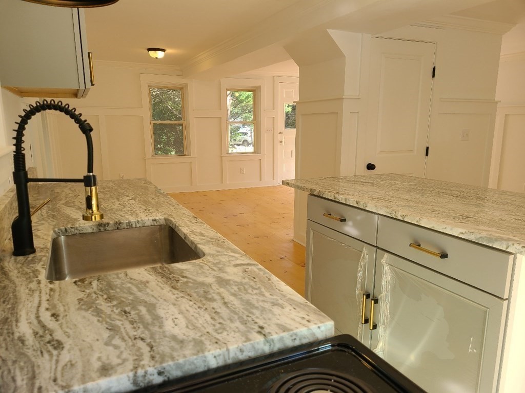 182 Braley Road Freetown, MA 02717 - Photo 3 of 19 Gallery Image 3