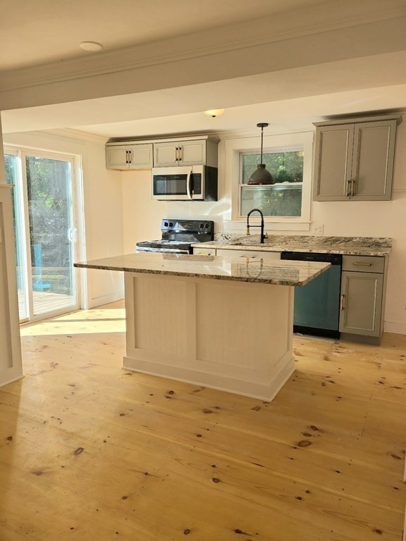 182 Braley Road Freetown, MA 02717 - Photo 10 of 19 Gallery Image 10