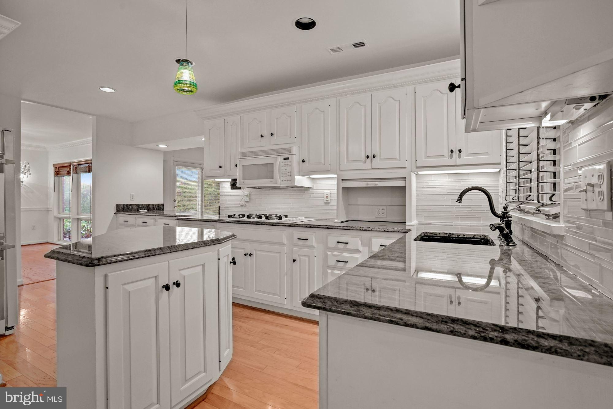 5402 Ferndale Street Springfield, VA 22151 - Photo 17 of 45 Kitchen