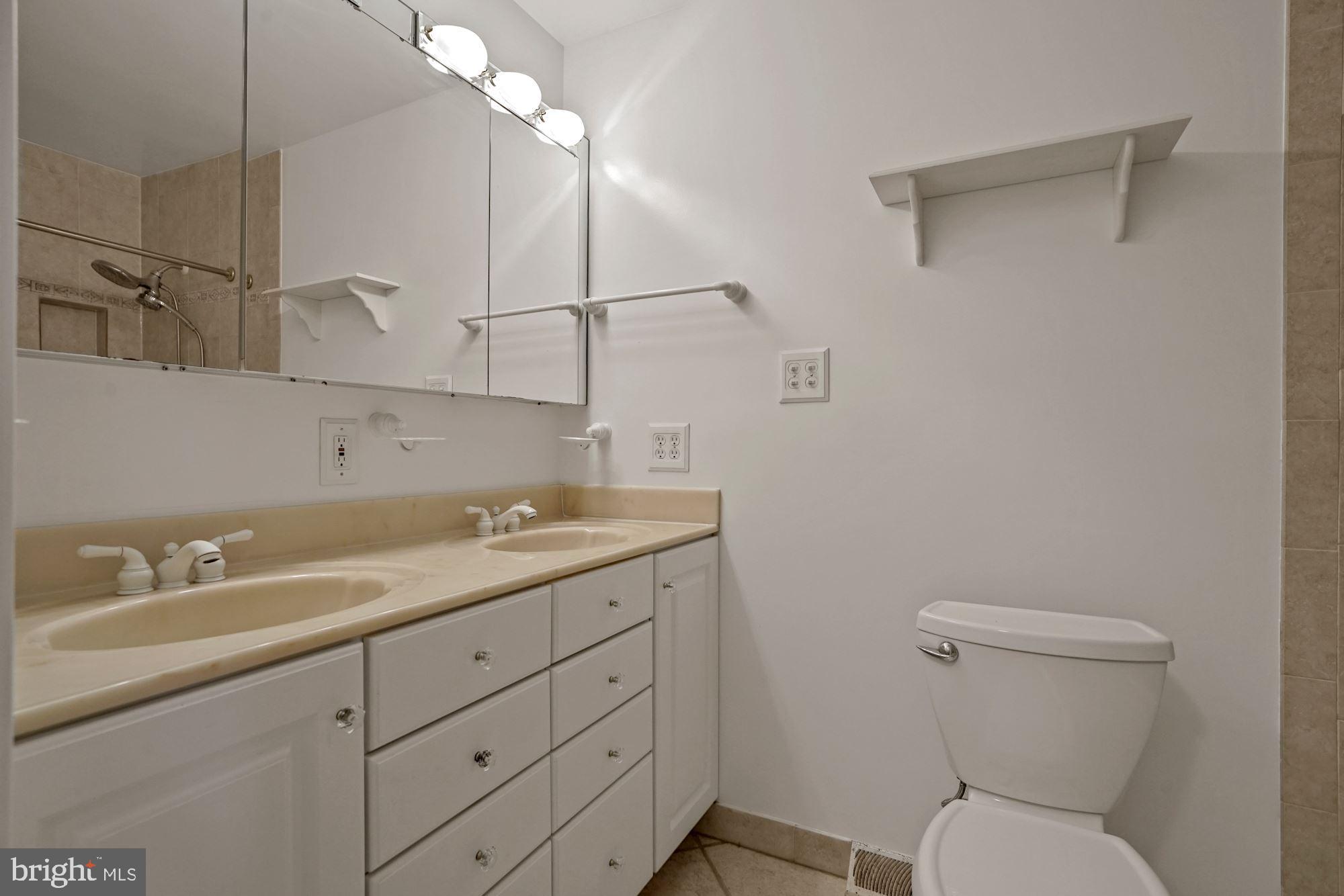 5402 Ferndale Street Springfield, VA 22151 - Photo 33 of 45 Hall Bathroom