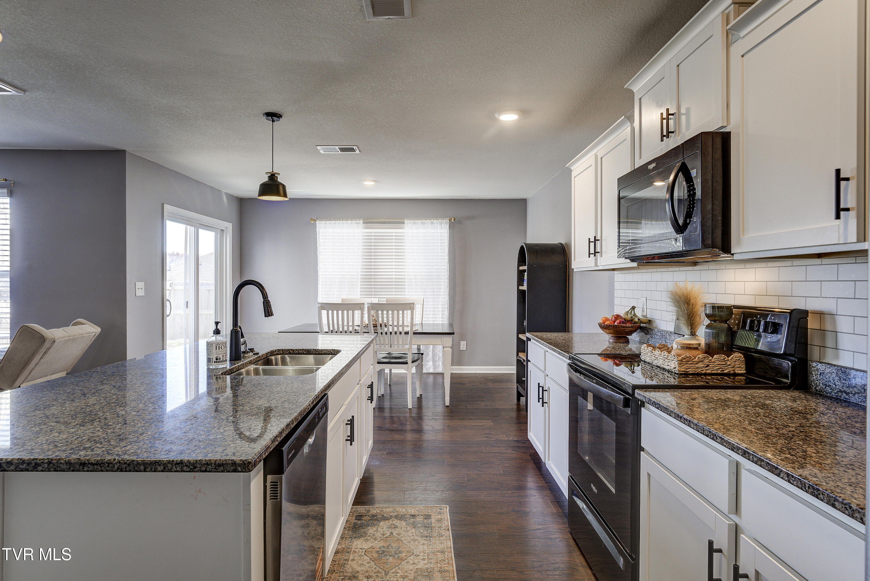 567 Cox Hollow Road Kingsport, TN 37663 - Photo 12 of 43 CoxHollow2-INTERIOR2-11