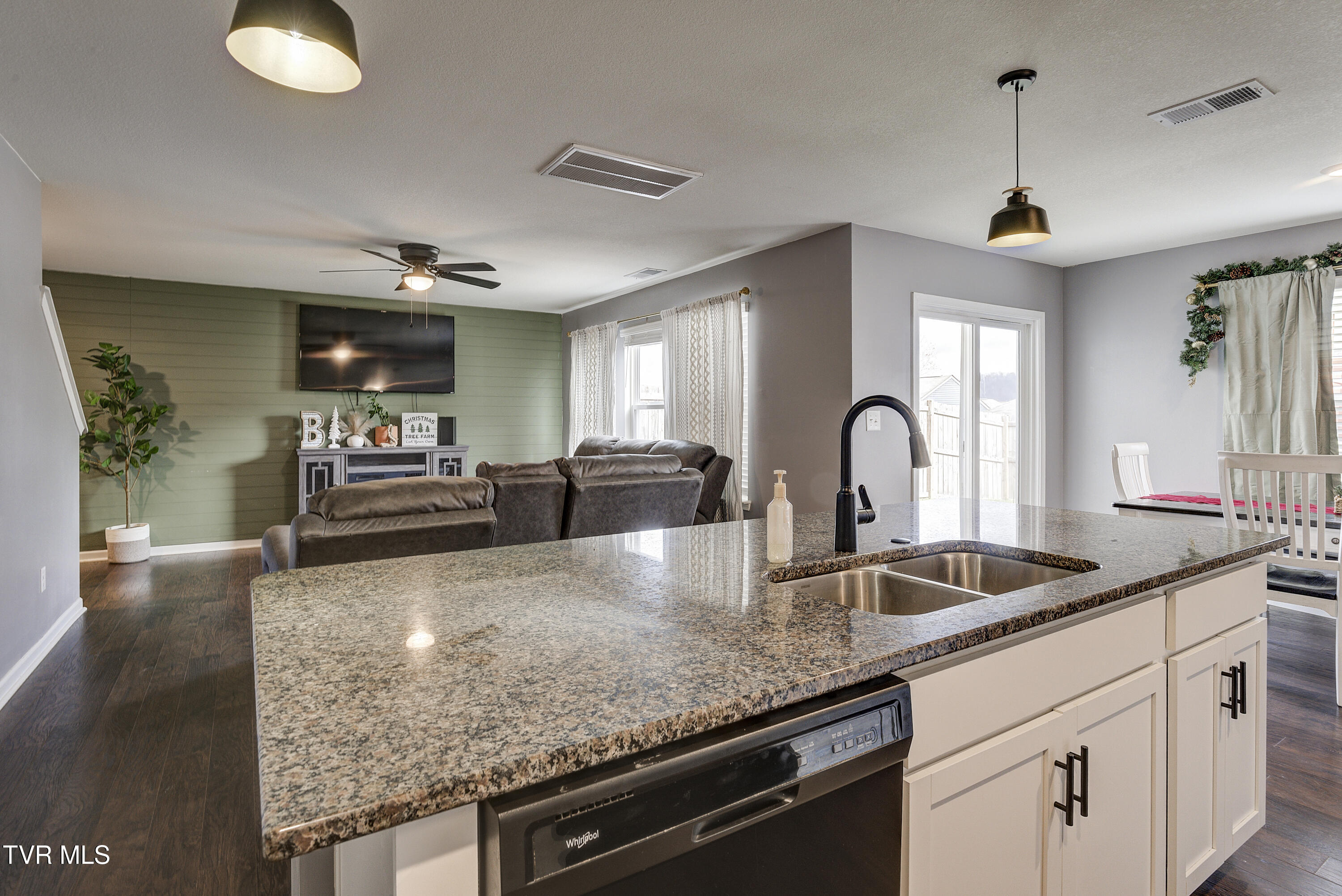 567 Cox Hollow Road Kingsport, TN 37663 - Photo 13 of 42 CoxHollow-Interior-12