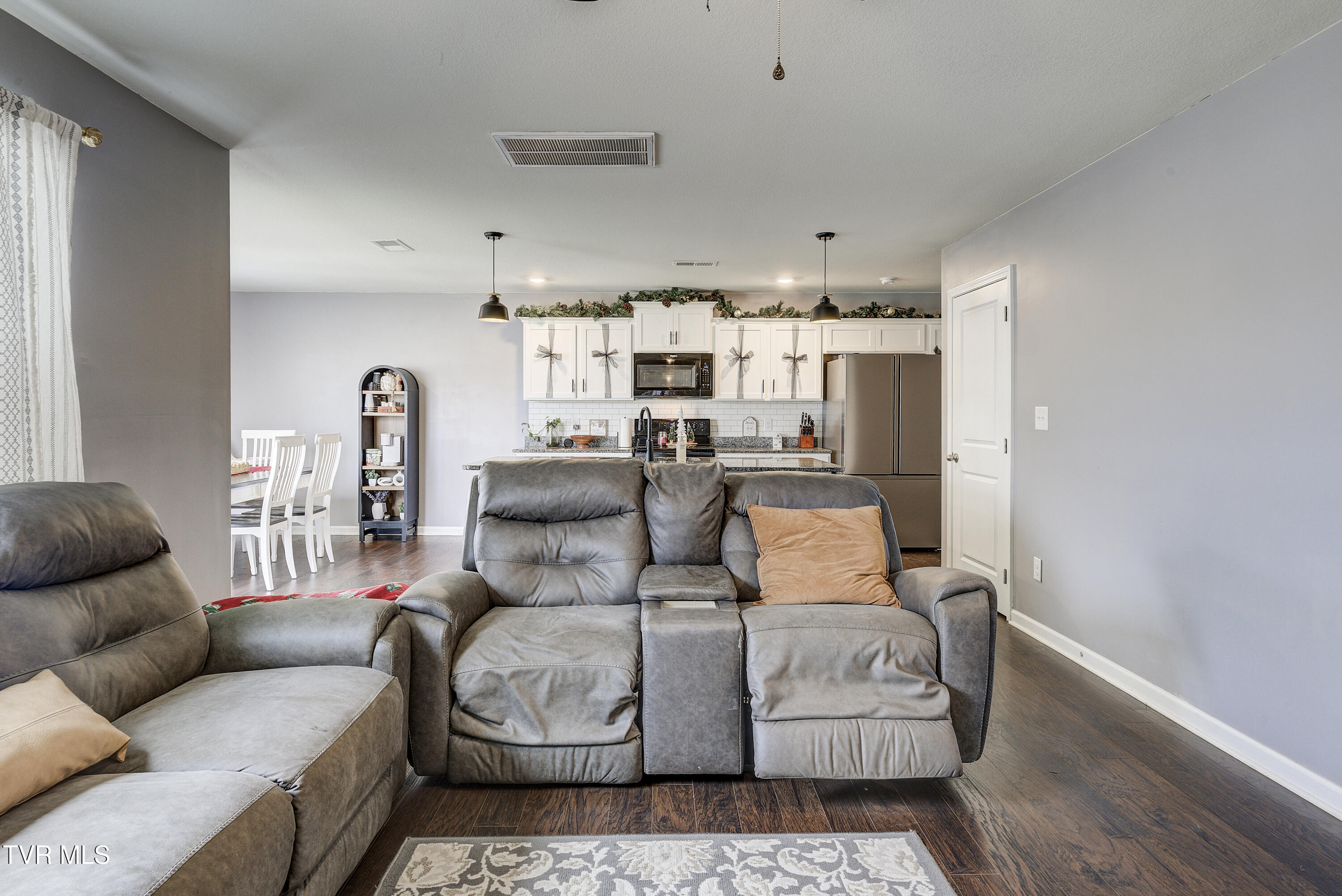 567 Cox Hollow Road Kingsport, TN 37663 - Photo 14 of 42 CoxHollow-Interior-13