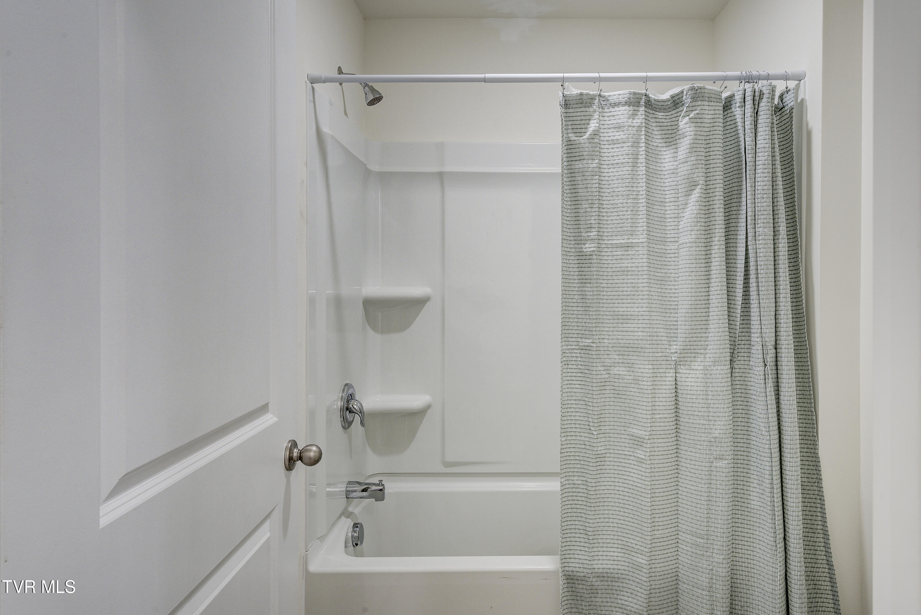 567 Cox Hollow Road Kingsport, TN 37663 - Photo 28 of 42 CoxHollow-Interior-27