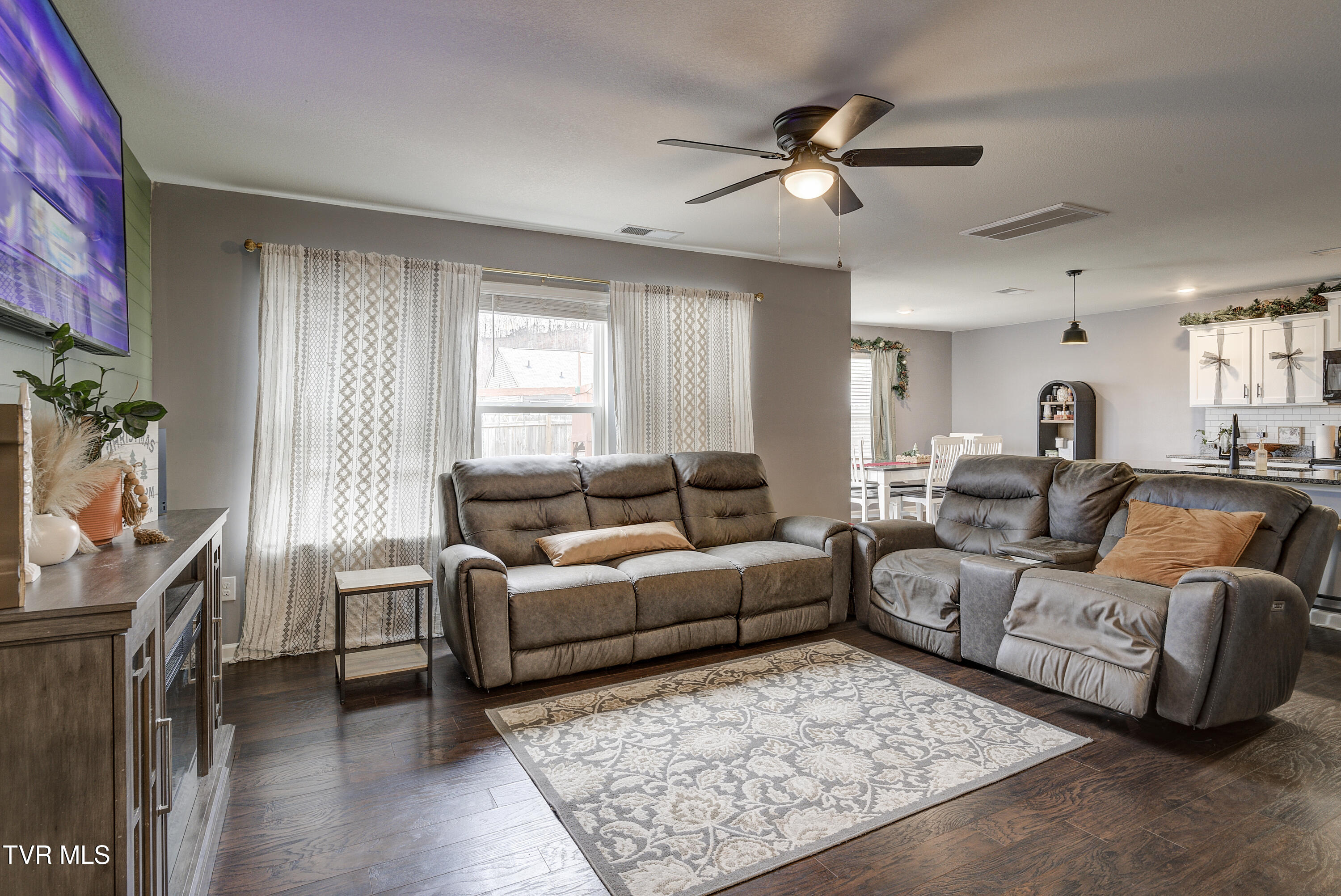 567 Cox Hollow Road Kingsport, TN 37663 - Photo 3 of 42 CoxHollow-Interior-2