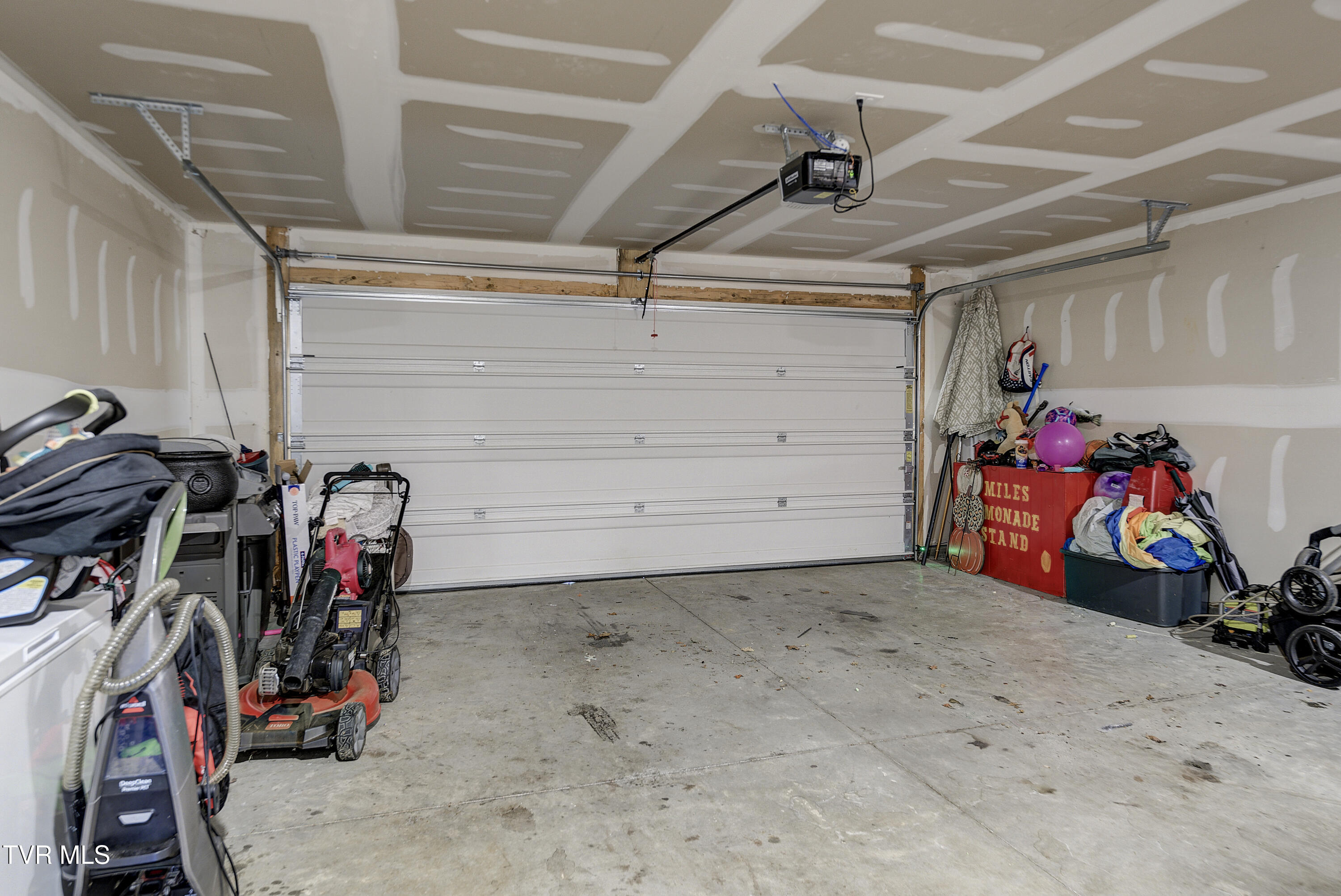 567 Cox Hollow Road Kingsport, TN 37663 - Photo 34 of 42 CoxHollow-Interior-33