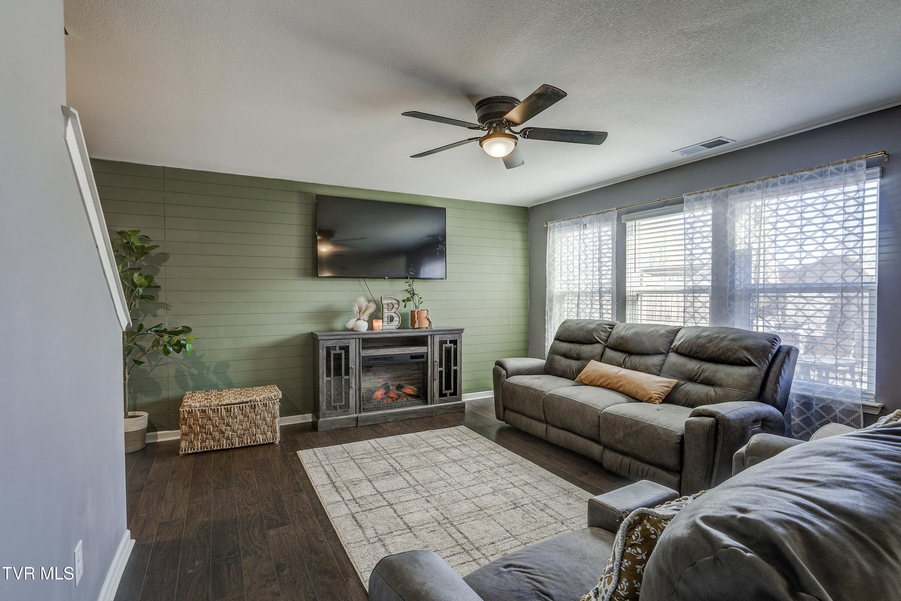 567 Cox Hollow Road Kingsport, TN 37663 - Photo 5 of 43 CoxHollow2-INTERIOR2-4