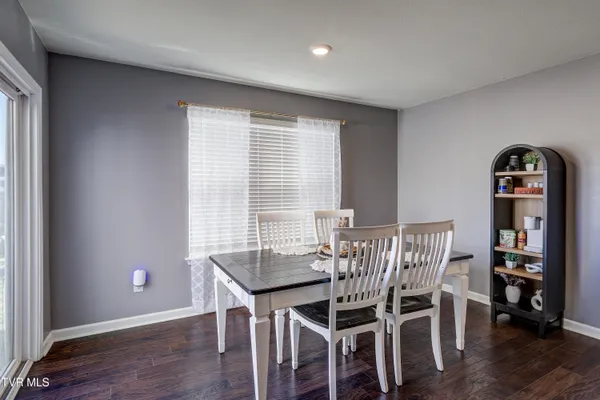 $299,900 | 567 Cox Hollow Road, Kingsport, TN 37663