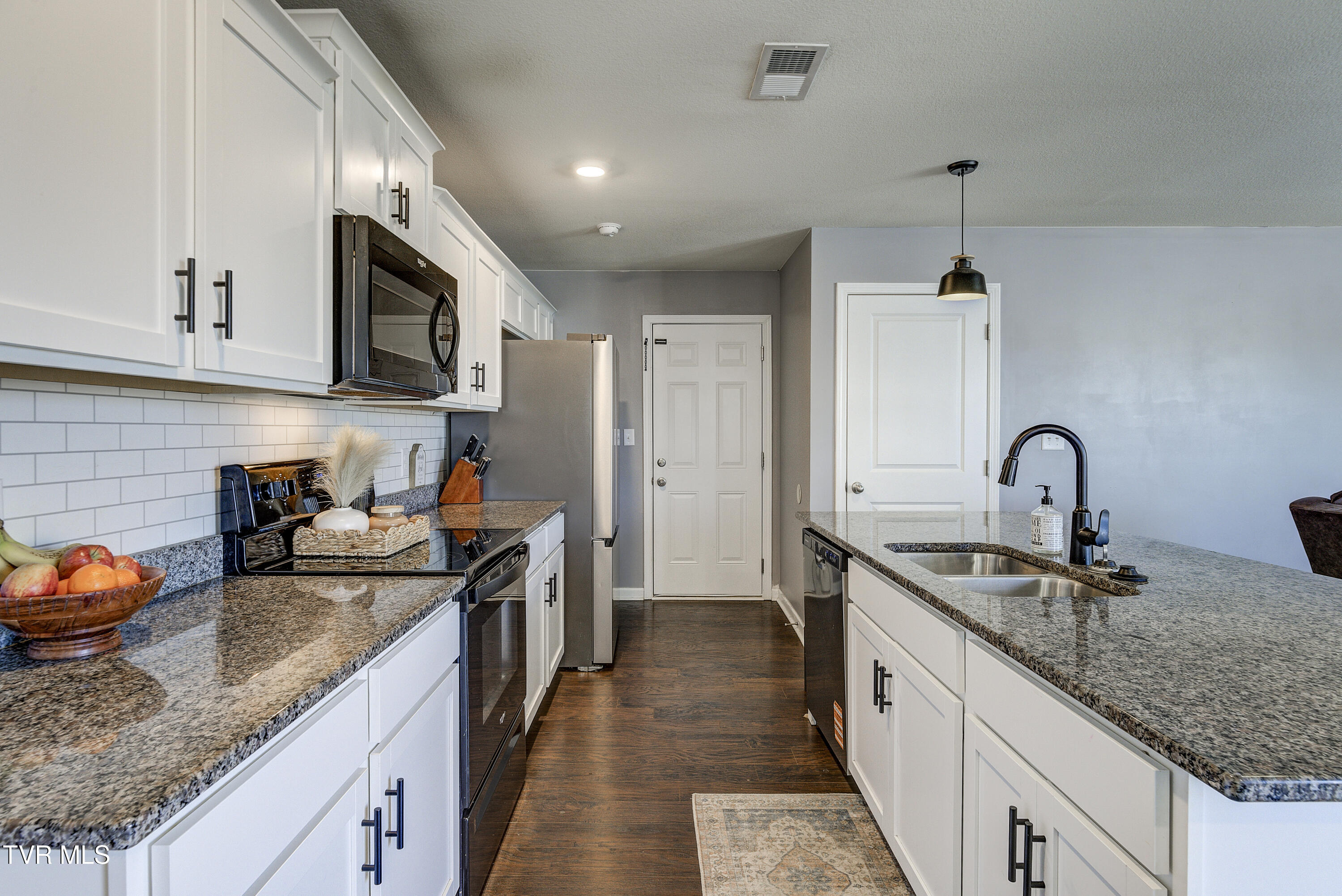 567 Cox Hollow Road Kingsport, TN 37663 - Photo 9 of 43 CoxHollow2-INTERIOR2-8