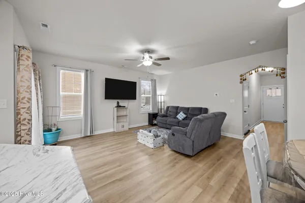 $1,700 | 243 Shallowbag Bay Lane, Jacksonville, NC 28546