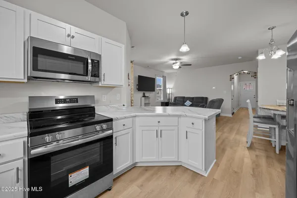 $1,700 | 243 Shallowbag Bay Lane, Jacksonville, NC 28546