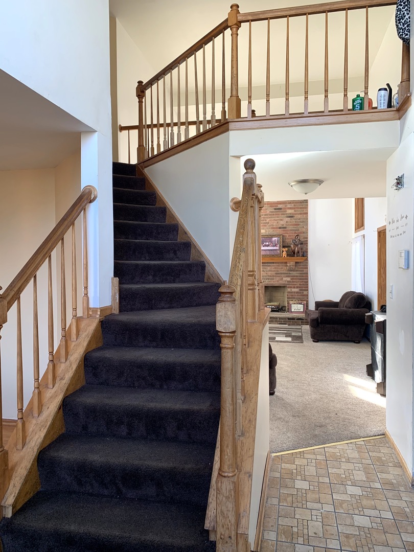 3815 River Road Hazel Crest, IL 60429 - Photo 13 of 25 a view of entryway and hall