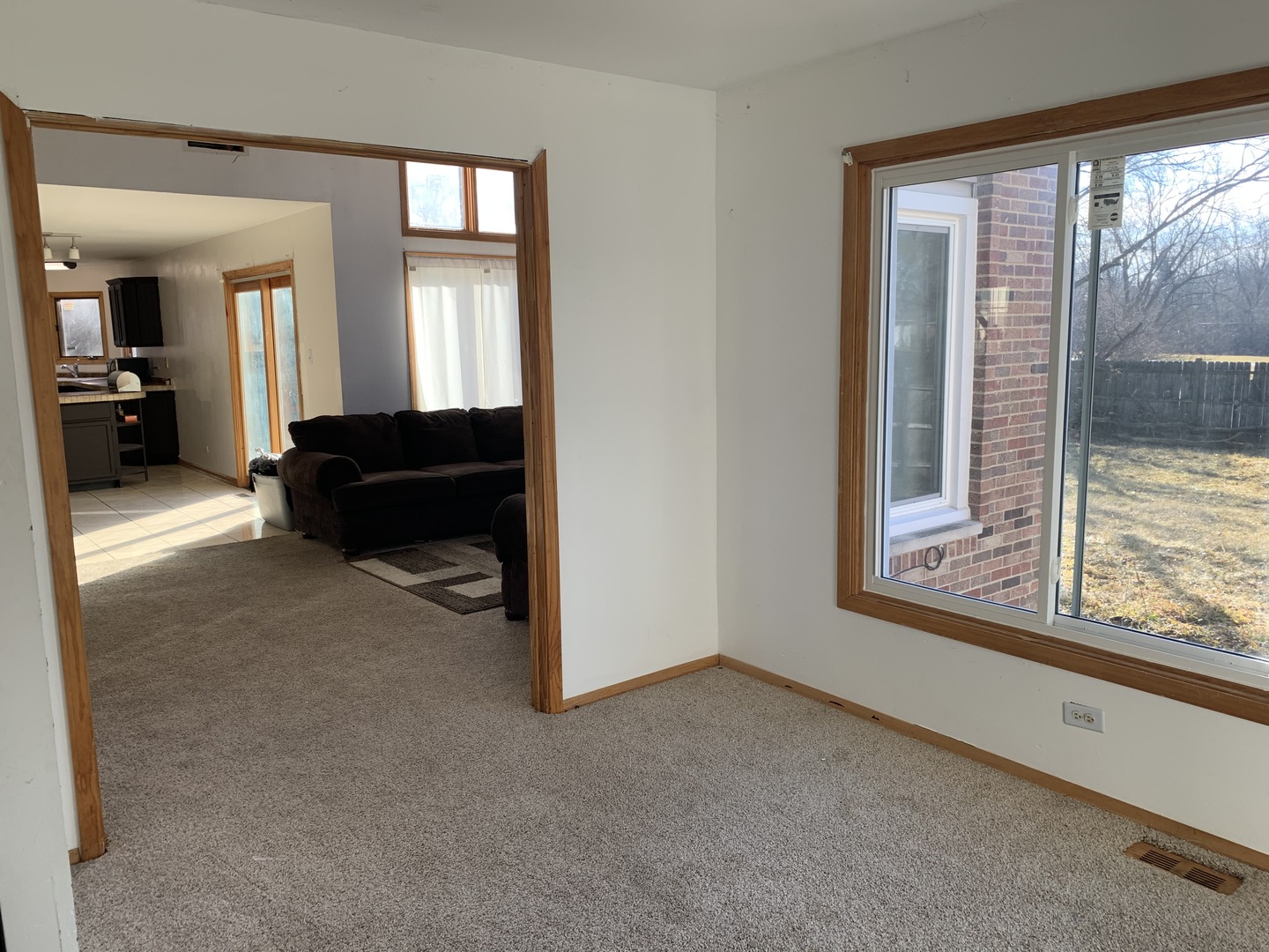 3815 River Road Hazel Crest, IL 60429 - Photo 16 of 25 a living room with furniture and a large window