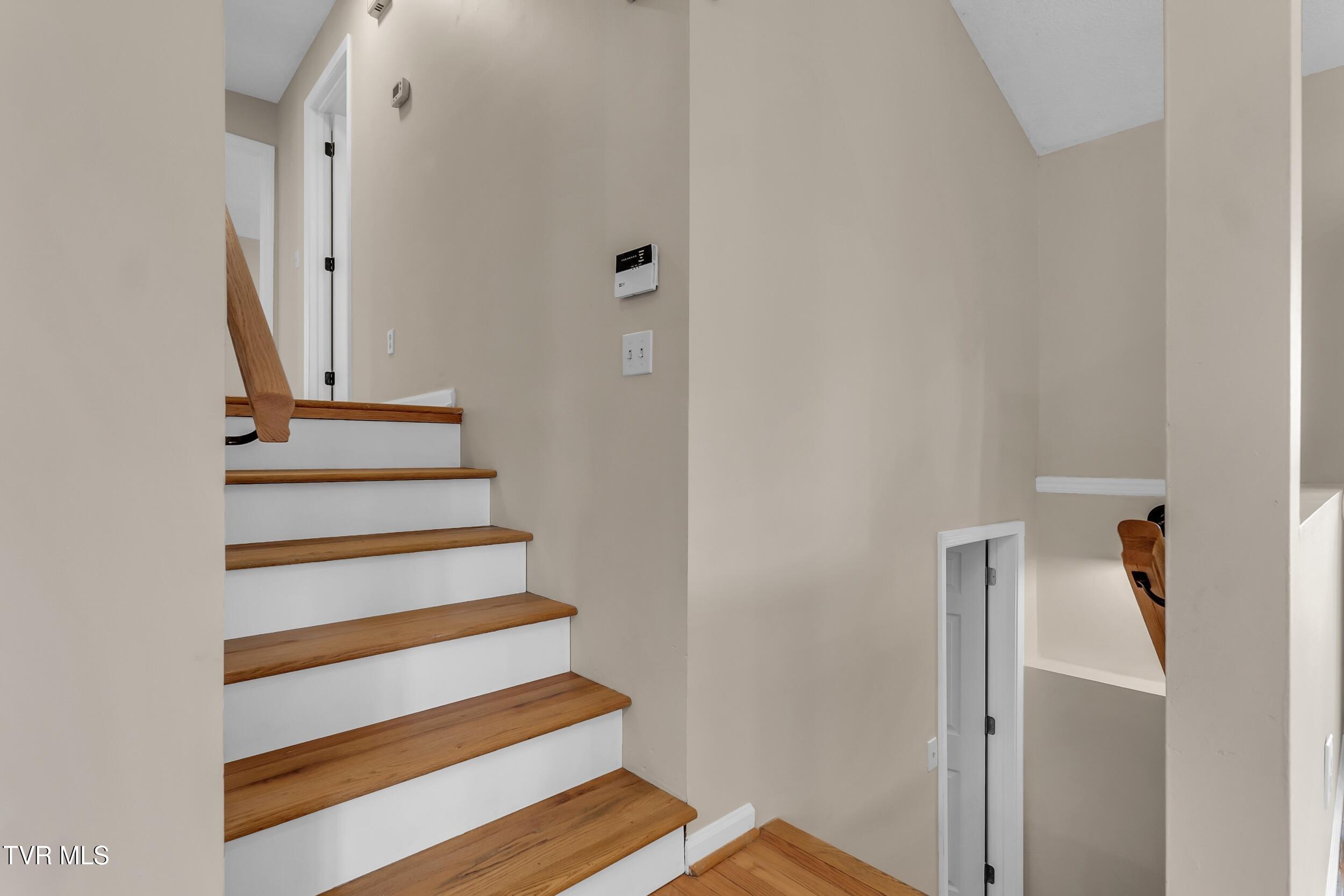496 Sand Valley Road Jonesborough, TN 37659 - Photo 17 of 43 stairs