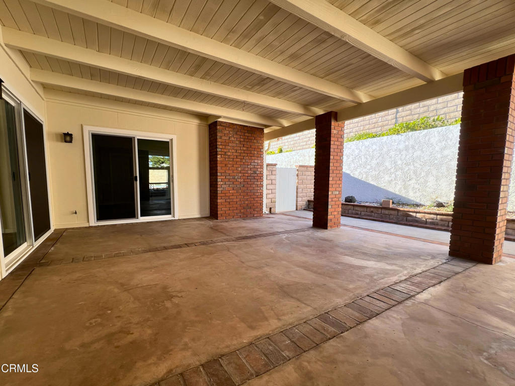 10945 Kings Road Ventura, CA 93004 - Photo 18 of 19 a view of an empty room with a large window