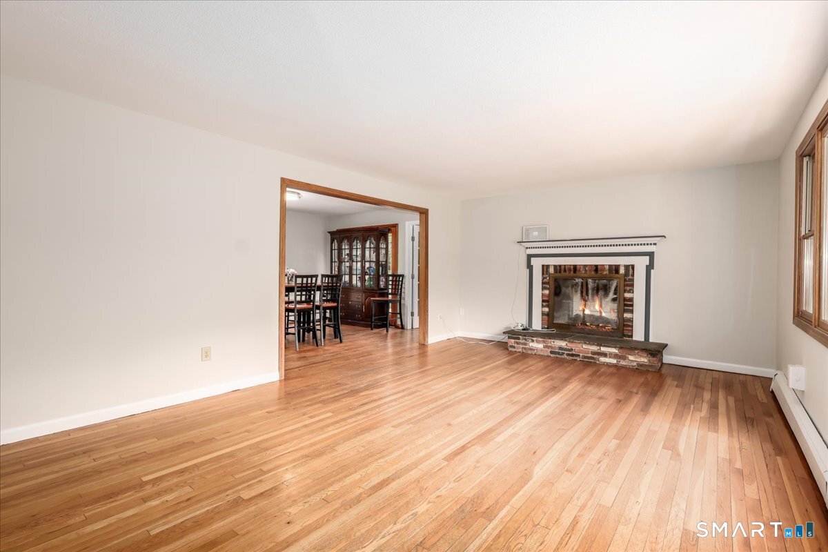 131 Seth Low Mountain Road Ridgefield, CT 06877 - Photo 5 of 39