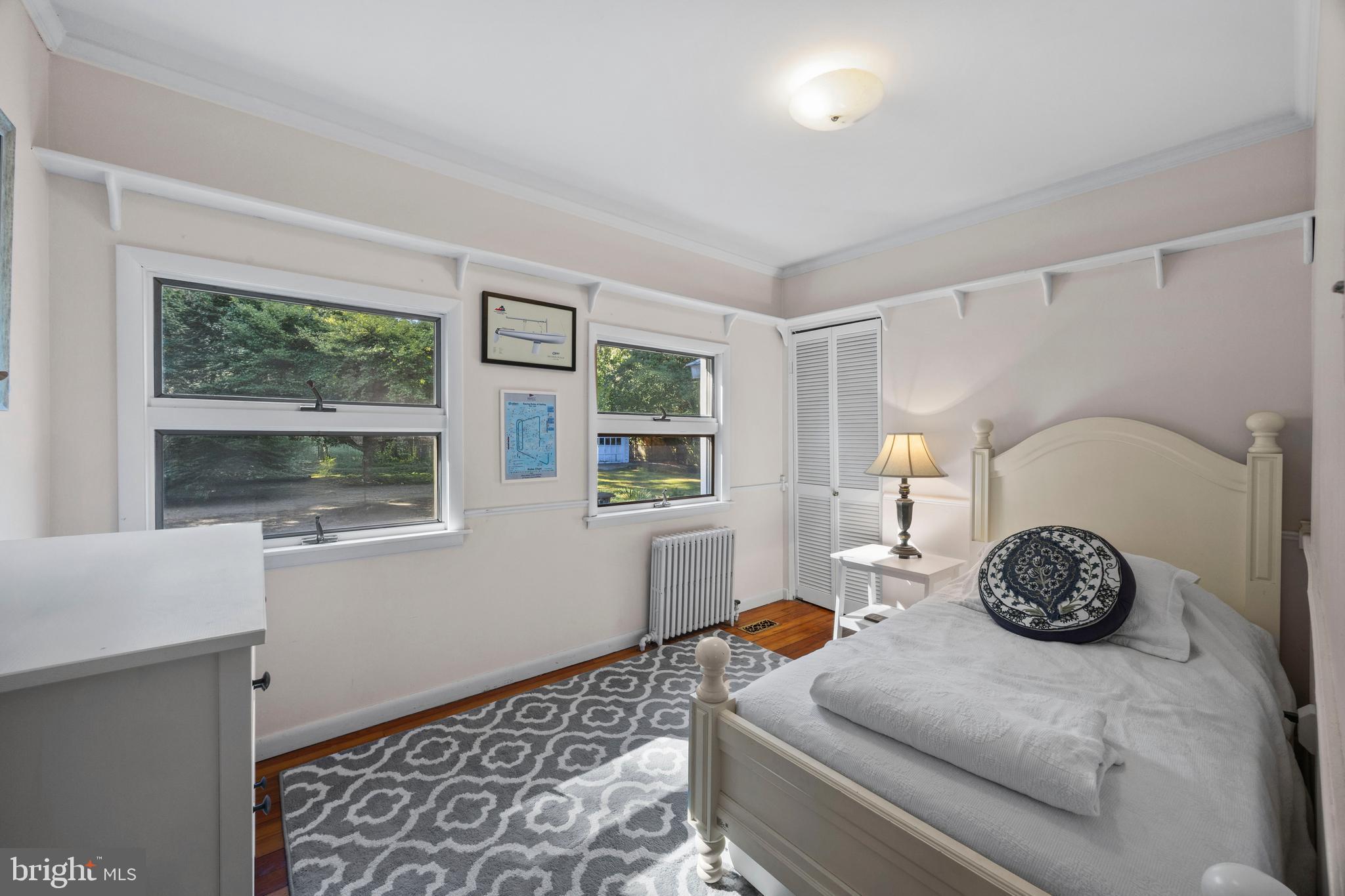 30 Decatur Avenue Annapolis, MD 21403 - Photo 13 of 38 a living room with furniture and a window