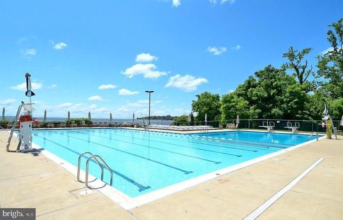 30 Decatur Avenue Annapolis, MD 21403 - Photo 37 of 38 a view of a tennis court