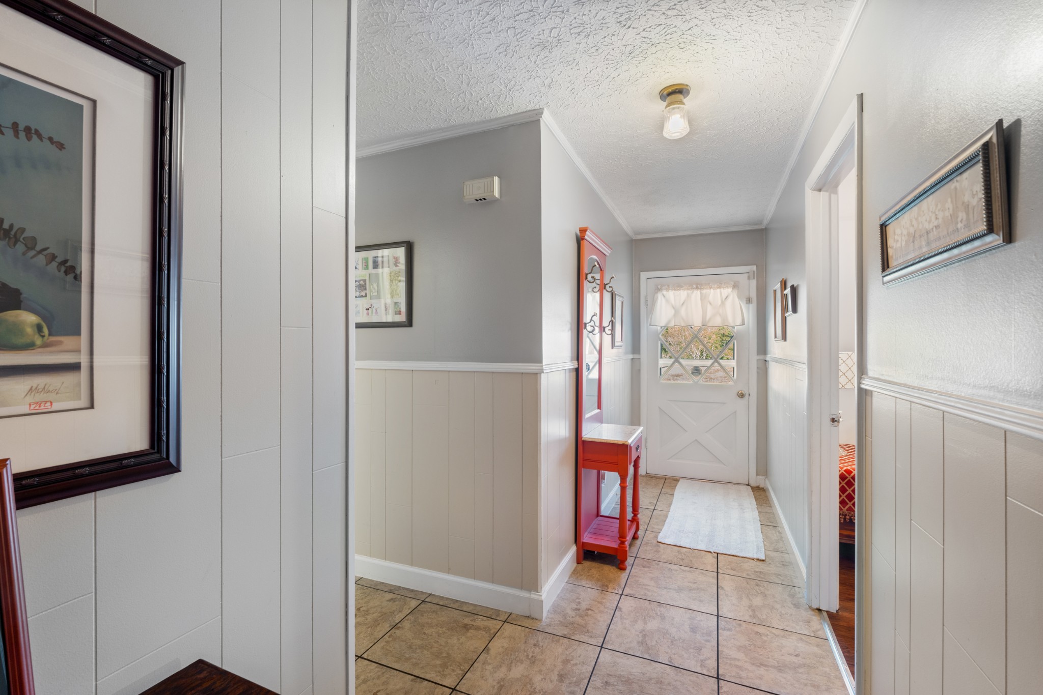 10779 North Tidwell Road Bon Aqua, TN 37025 - Photo 22 of 44 a view of a hallway