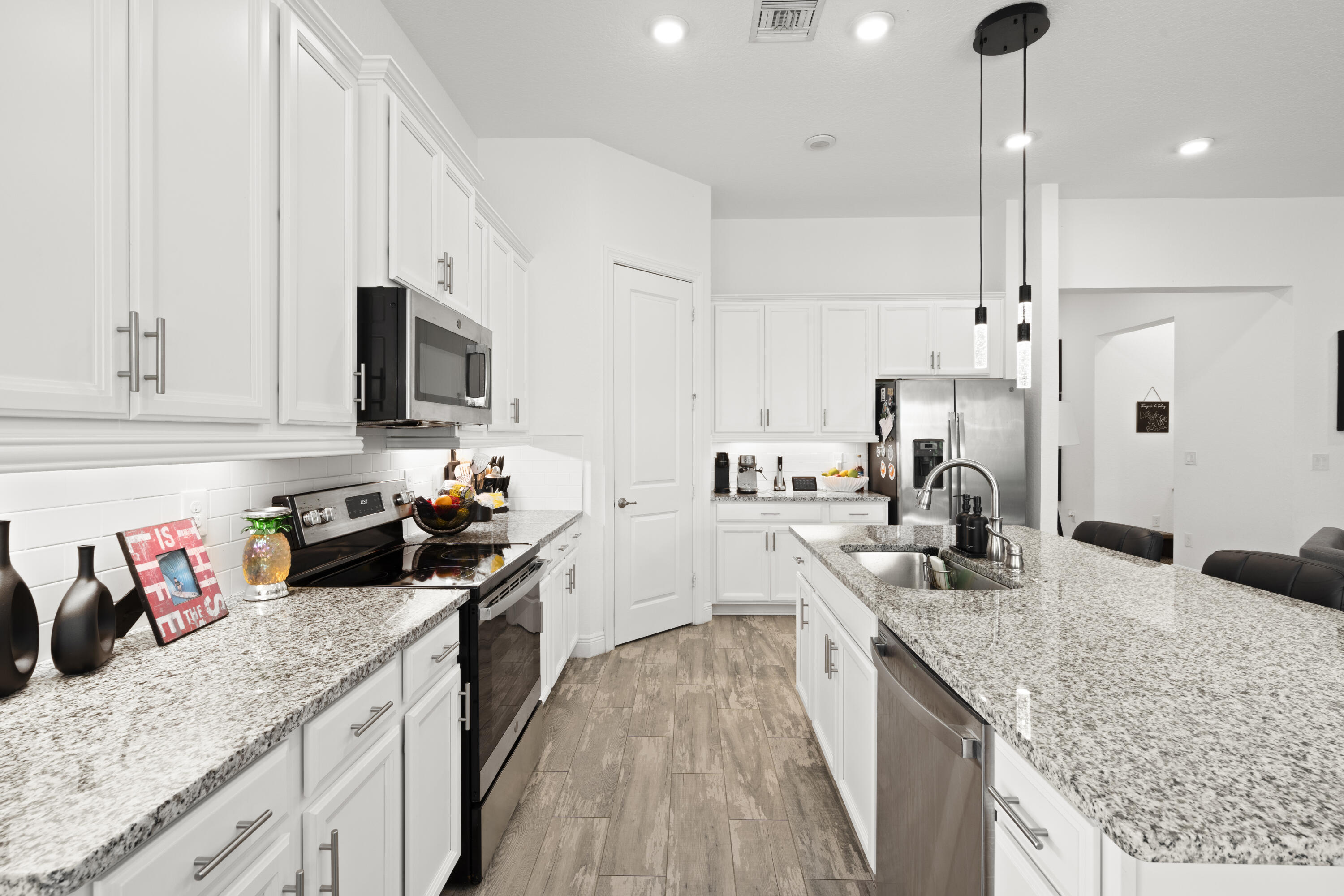 4630 Southwest Ardsley Drive Stuart, FL 34997 - Photo 6 of 46 DSC07078