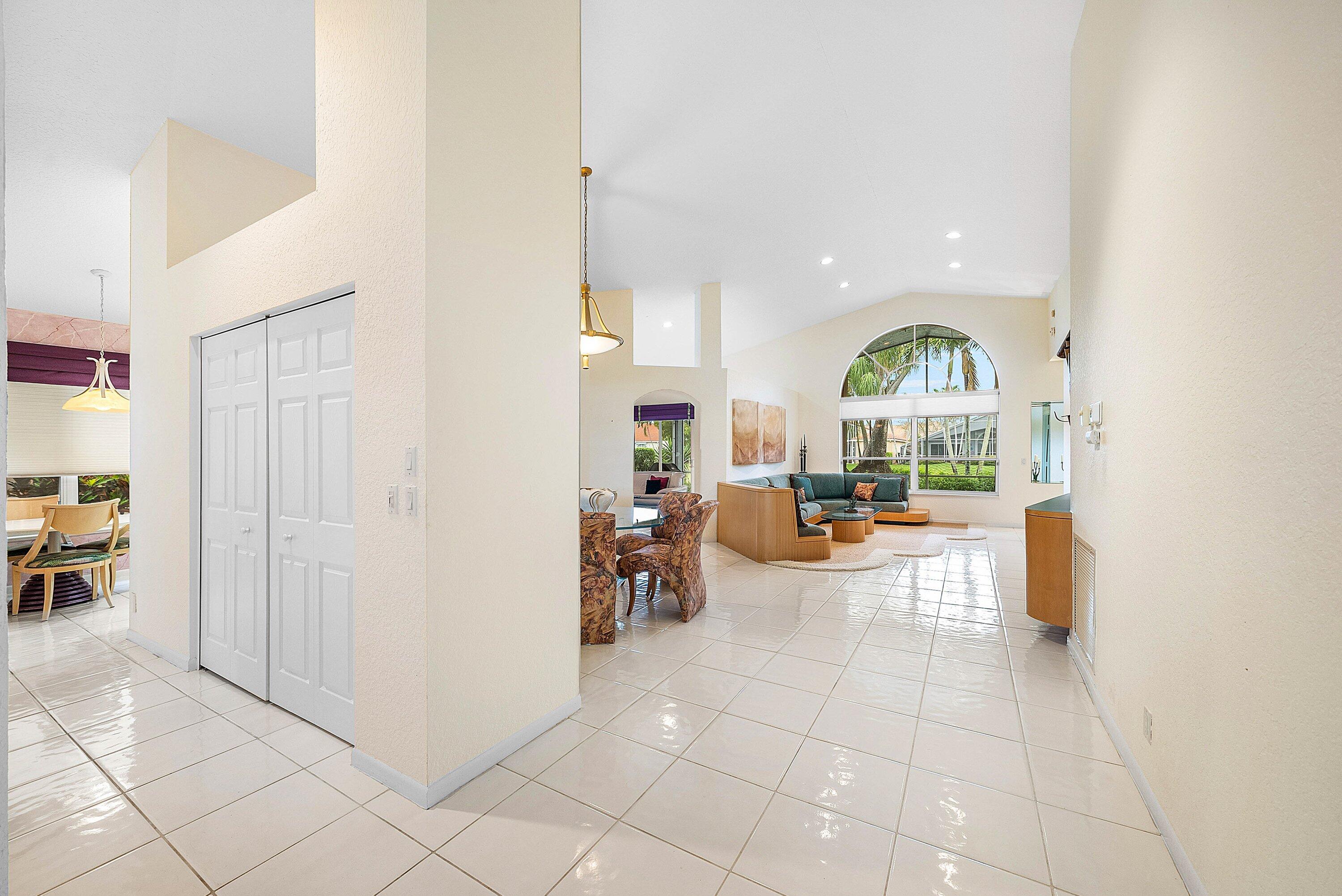 23297 Torre Circle Boca Raton, FL 33433 - Photo 10 of 51 004-23297TorreCircle-BocaRaton-FL-33433-