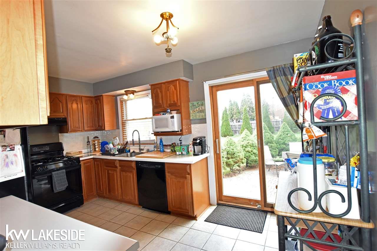 47095 Greenview Road Utica, MI 48317 - Photo 5 of 19